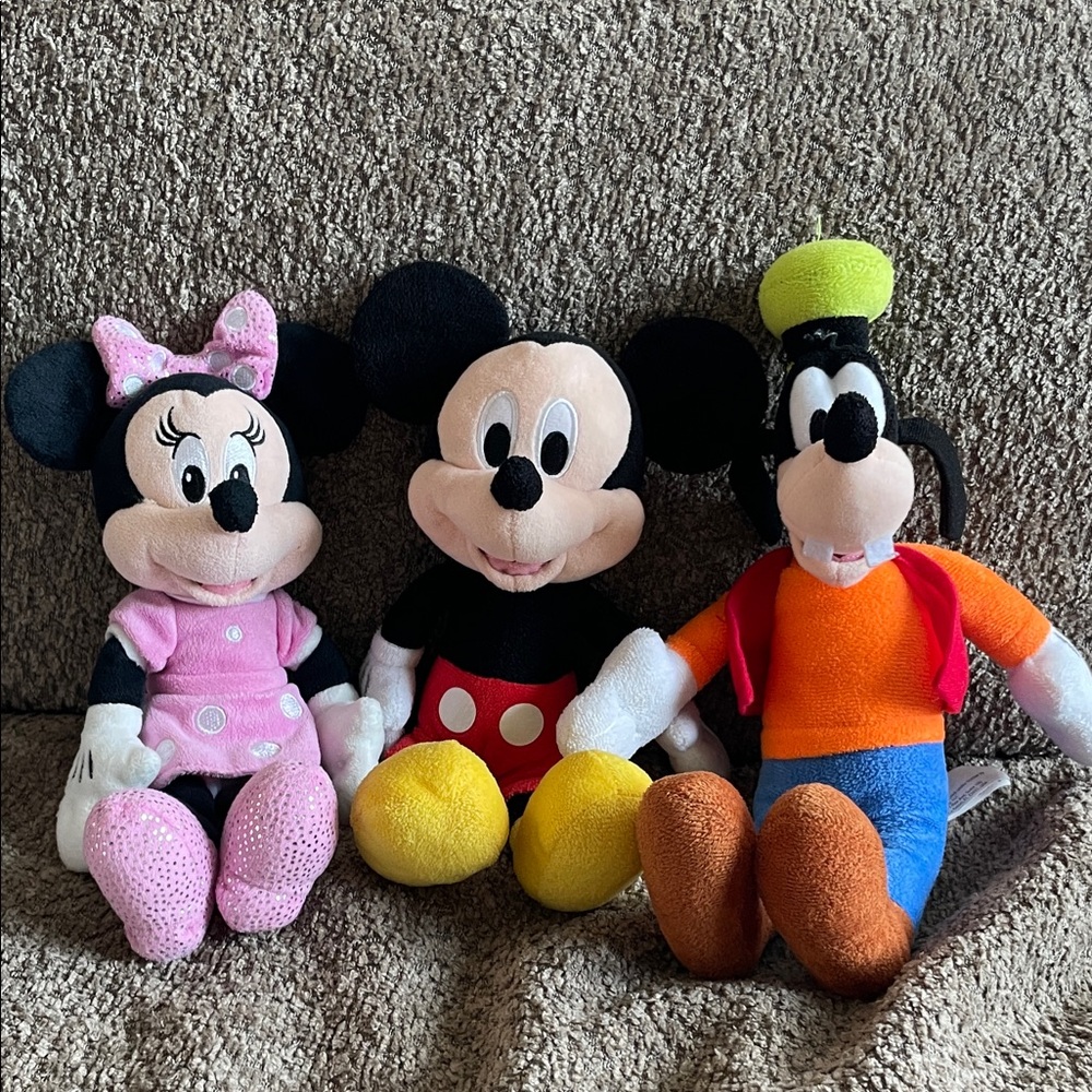 $12๐ Disney Plush Trio - Minnie, Mickey and Goofy Characters